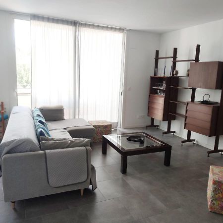 Apartment Close To The Beach With Free Parking Badalona Dış mekan fotoğraf