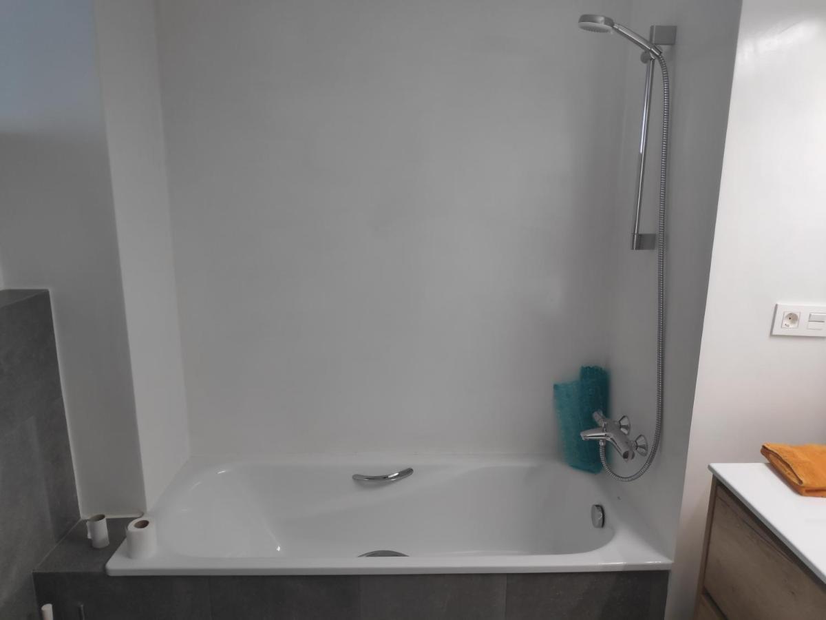 Apartment Close To The Beach With Free Parking Badalona Dış mekan fotoğraf