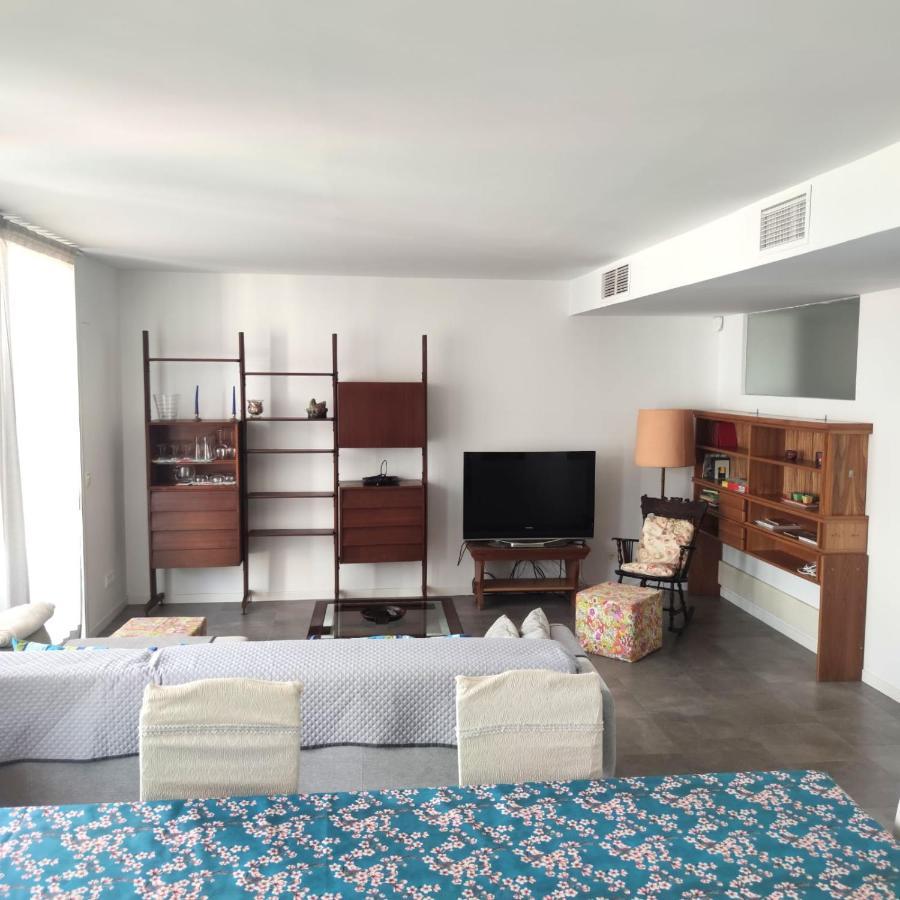 Apartment Close To The Beach With Free Parking Badalona Dış mekan fotoğraf