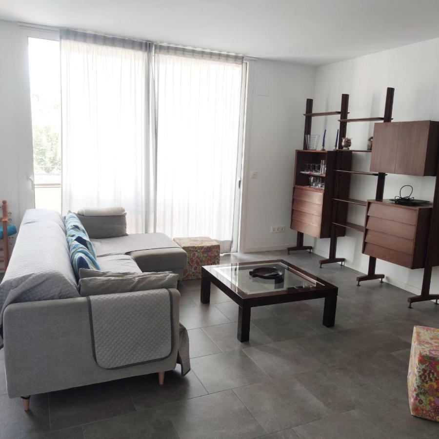 Apartment Close To The Beach With Free Parking Badalona Dış mekan fotoğraf