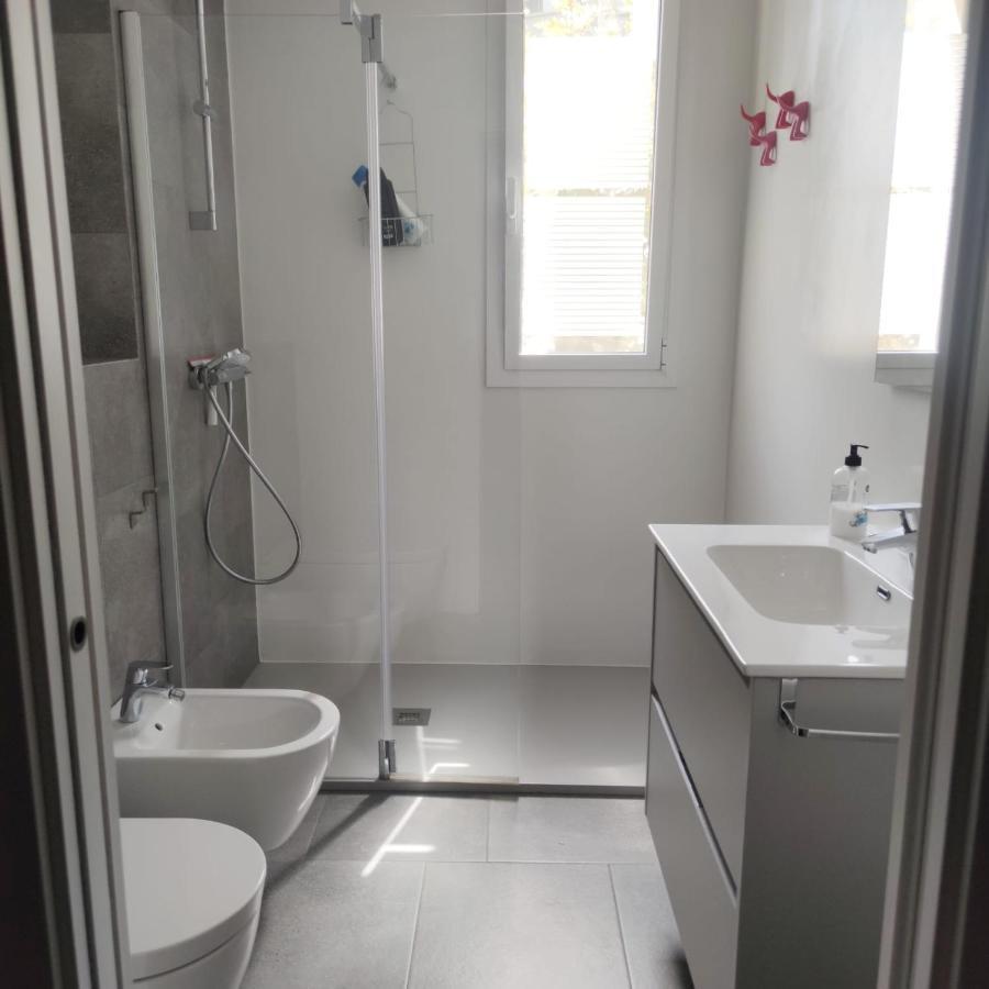 Apartment Close To The Beach With Free Parking Badalona Dış mekan fotoğraf